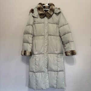 Platinum Utex Women's
Removable Faux Fur Hood
Quilted Long Coat Silver
Grey P/S